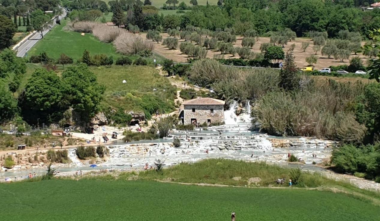 Casa Maira In Centro A Saturnia Villa Exterior photo